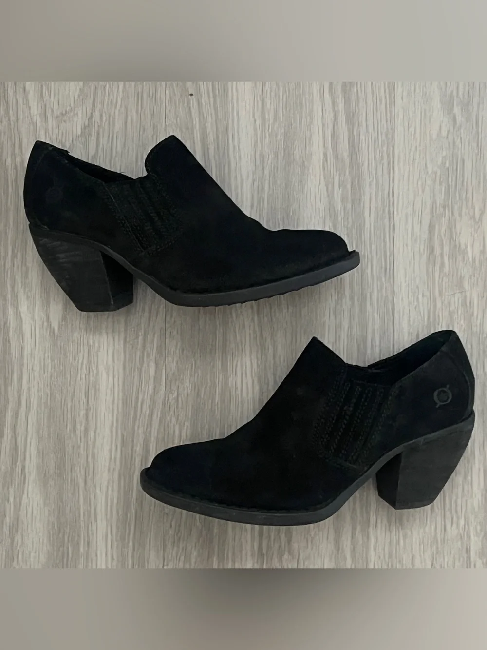 Born Black Suede Ankle Booties Women’s Size 6M Block Heel Comfort Chelsea Boots